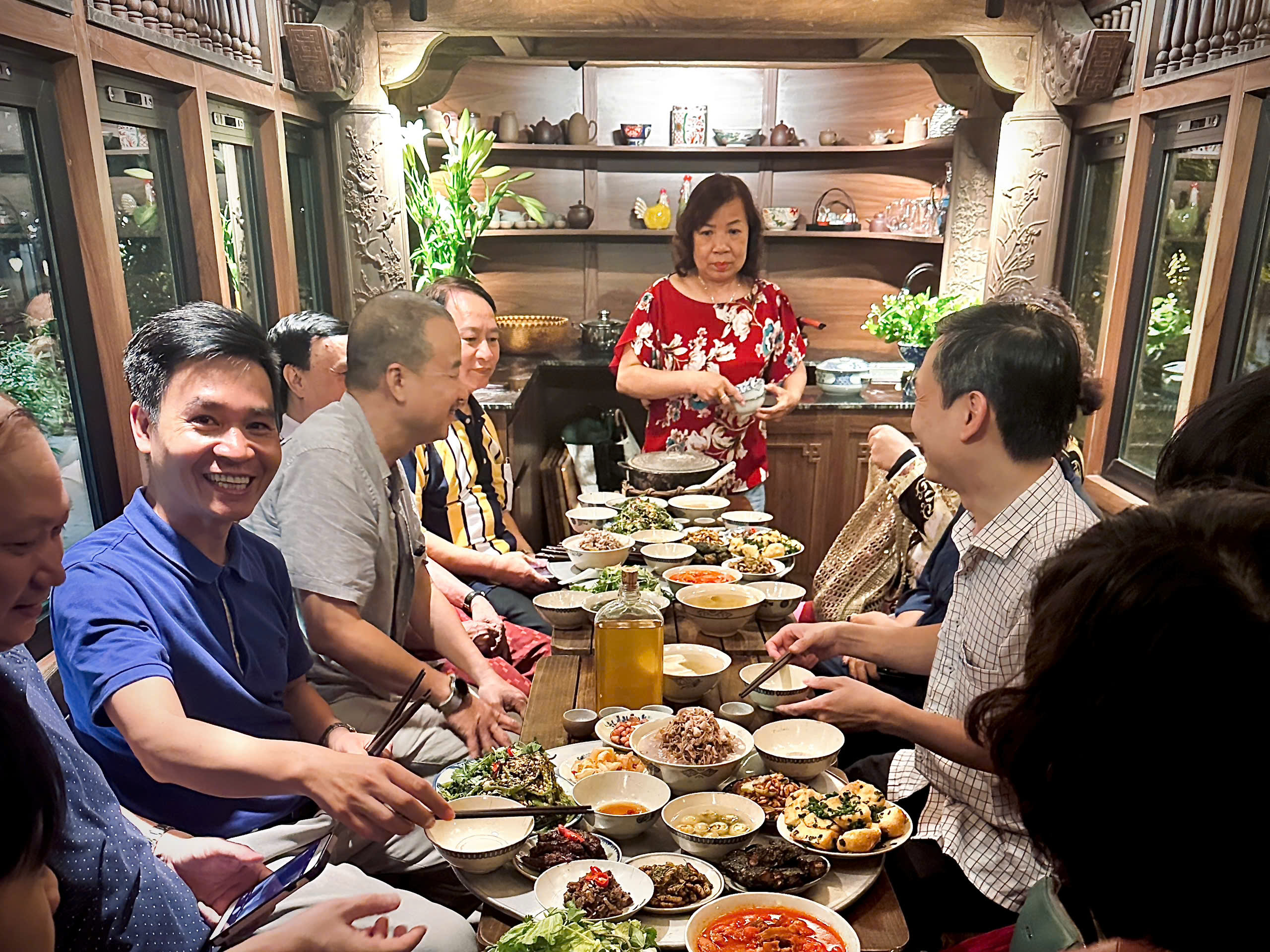 Khám phá Hà Nội theo cách của người Hà Nội: Hành trình gói gọn tinh hoa trên Tuyến tàu điện số 6 – Bằng nhịp bước chậm và ánh nhìn sâu